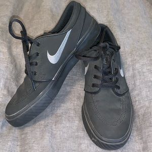 Stephan Janowski (GS) all black!!